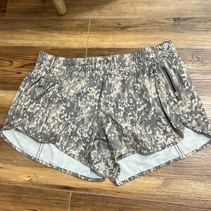 Tracker Low-Rise Lined Lululemon Shorts 4”